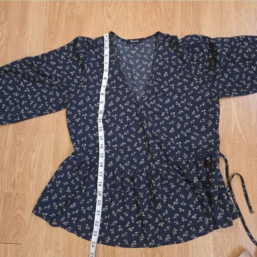🦋MADEWELL🦋 Puff-Sleeve Peplum Wrap Top in Spring Fling - [Size Small]